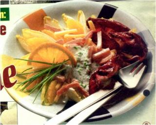 Bild von Radicchio-Chicoree-Salat mit Schnittlauchdressing