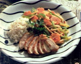 Bild von Hähnchenbrust mit würzigem Gemüse und Reis
